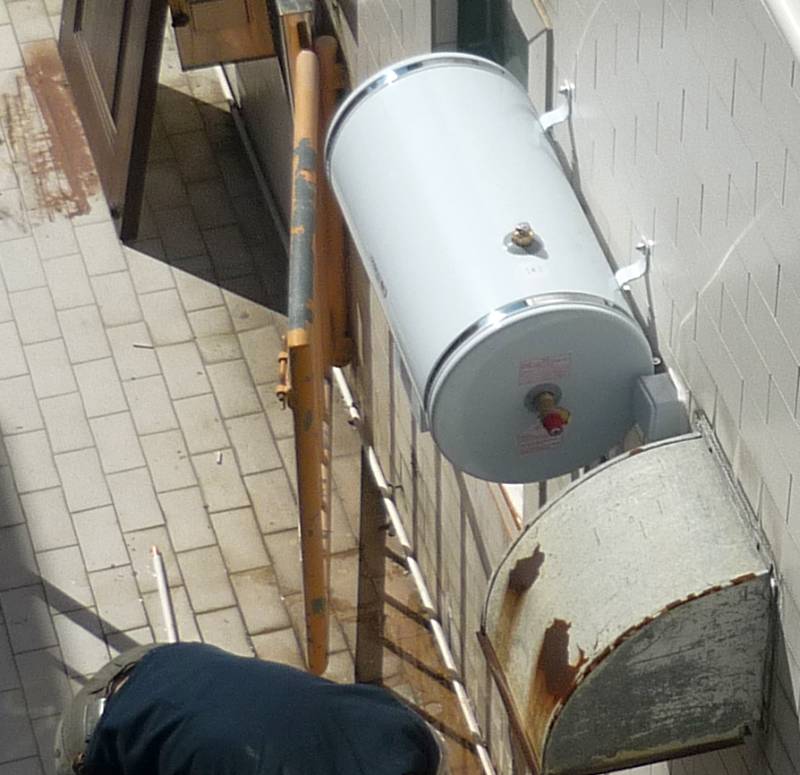 hotwatertank.jpg